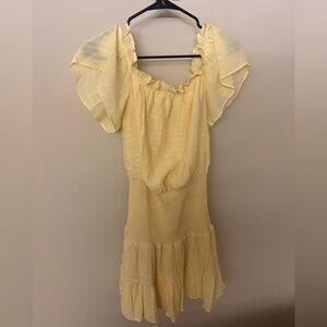 BCBGeneration Light Yellow Ruffled Dress 💛💛💛